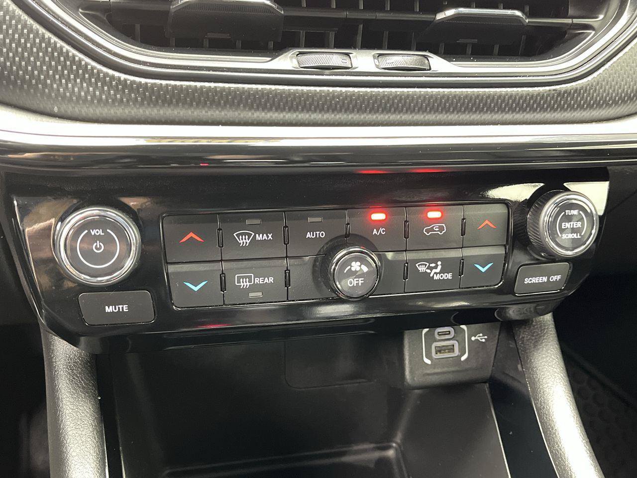 Used 2025 Jeep Compass Trailhawk AWD/4WD image 21