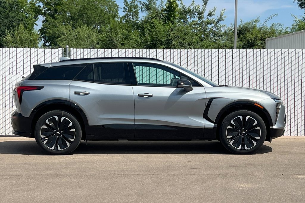 New 2025 Chevrolet Blazer EV RS image 3