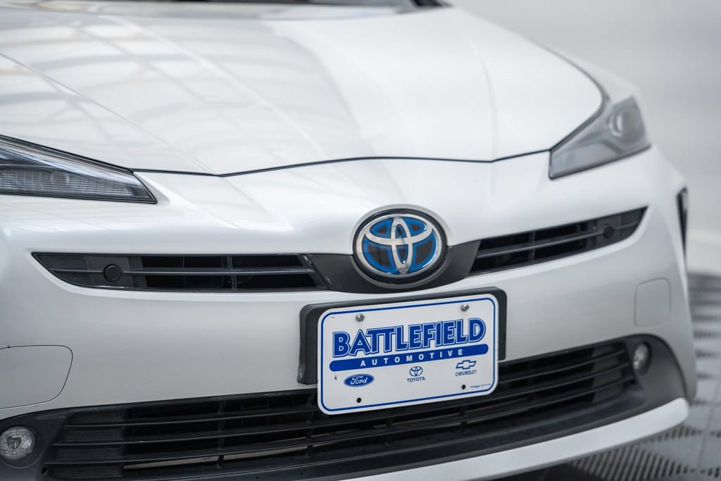 Certified 2021 Toyota Prius FWD image 12