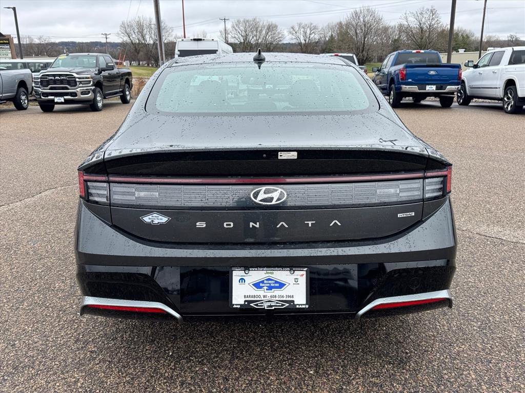 Used 2024 Hyundai Sonata SEL AWD/4WD image 3