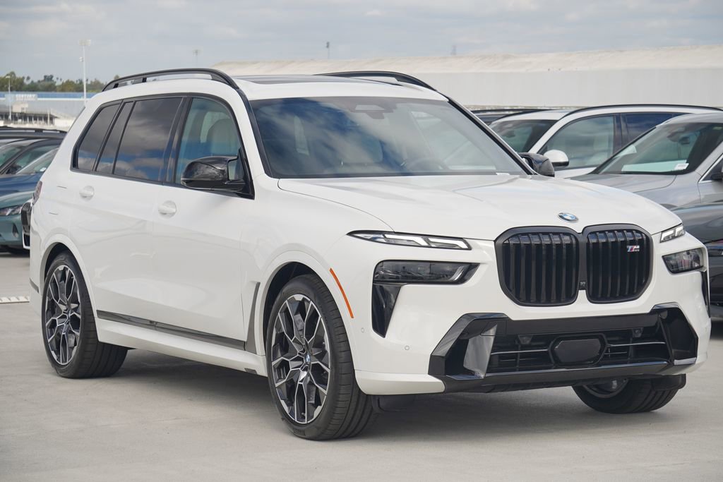 New 2026 BMW X7 M60i image 3