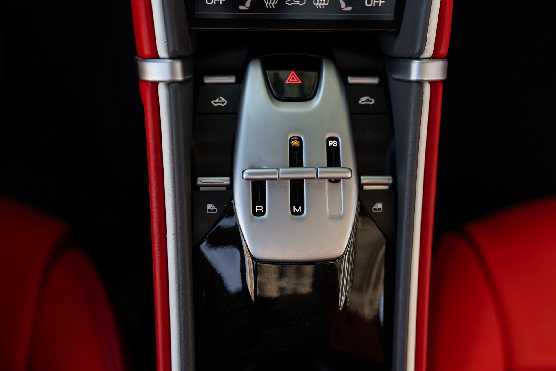 Used 2025 Ferrari Roma Spider RWD image 94