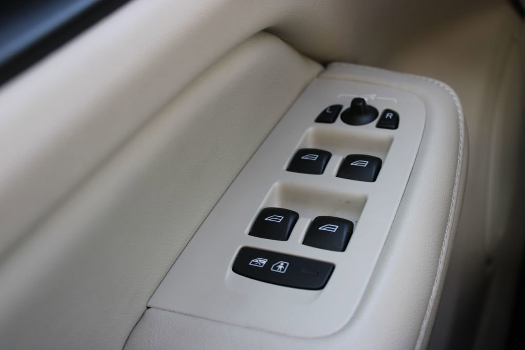 Used 2024 Volvo S60 B5 Plus image 27