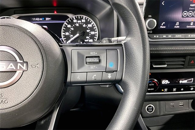 Used 2023 Nissan Rogue SV image 12