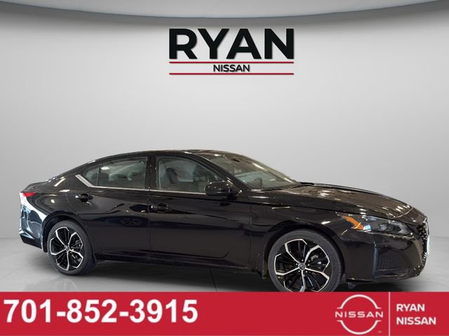 Certified 2024 Nissan Altima 2.5 SR w/ SR Premium Package AWD/4WD image 5