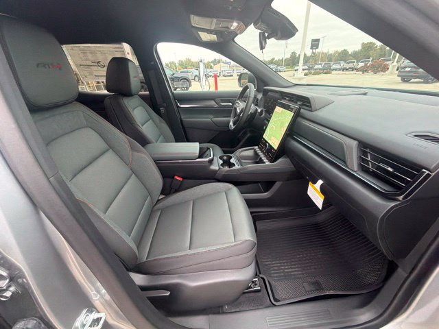 New 2027 GMC Terrain AT4 w/ LPO, Black Badging Package AWD/4WD image 22