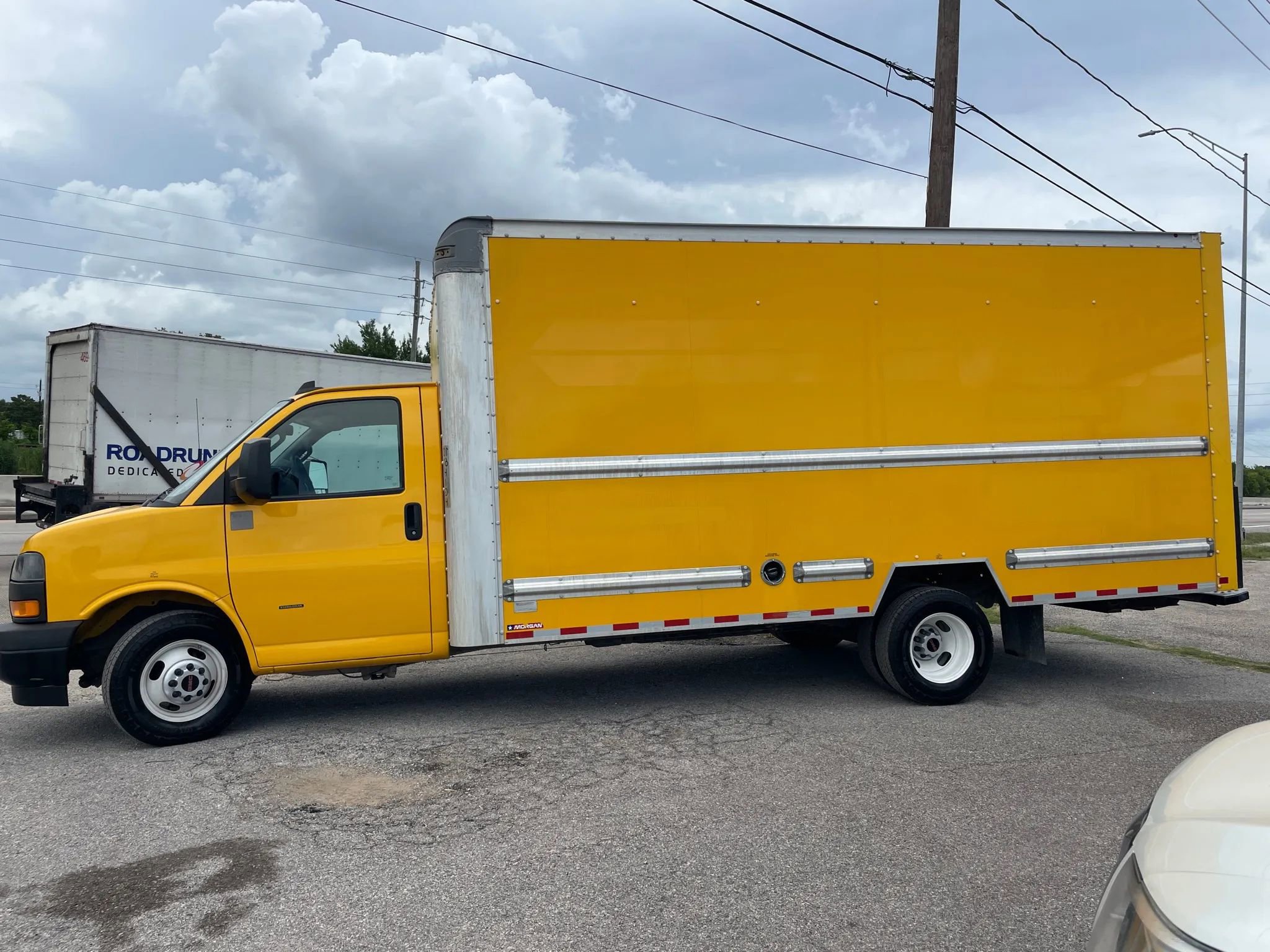 Used 2021 GMC Savana 3500 Extended w/ Power Convenience Package image 4