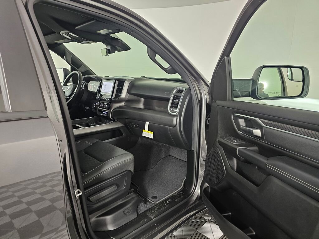 New 2026 RAM 1500 Big Horn w/ Sport Appearance Package AWD/4WD image 36