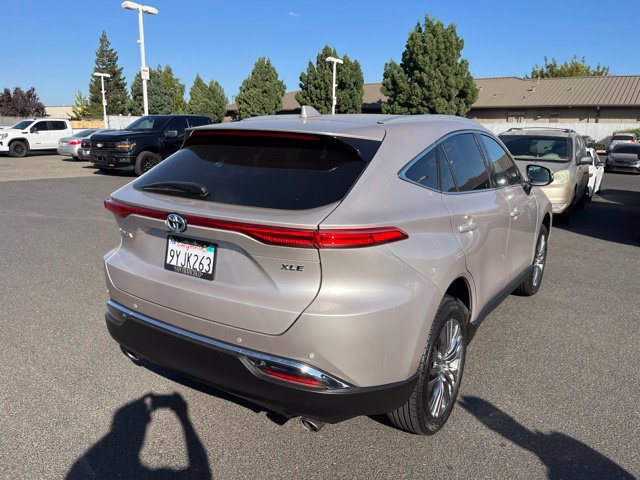 Used 2023 Toyota Venza XLE AWD/4WD image 3