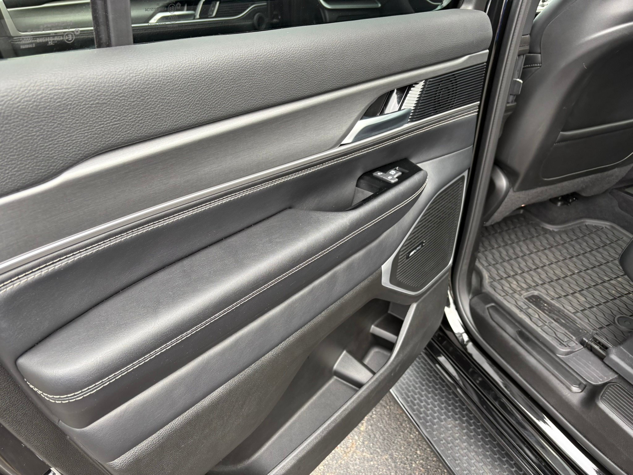 Used 2025 Jeep Wagoneer Series II AWD/4WD image 22