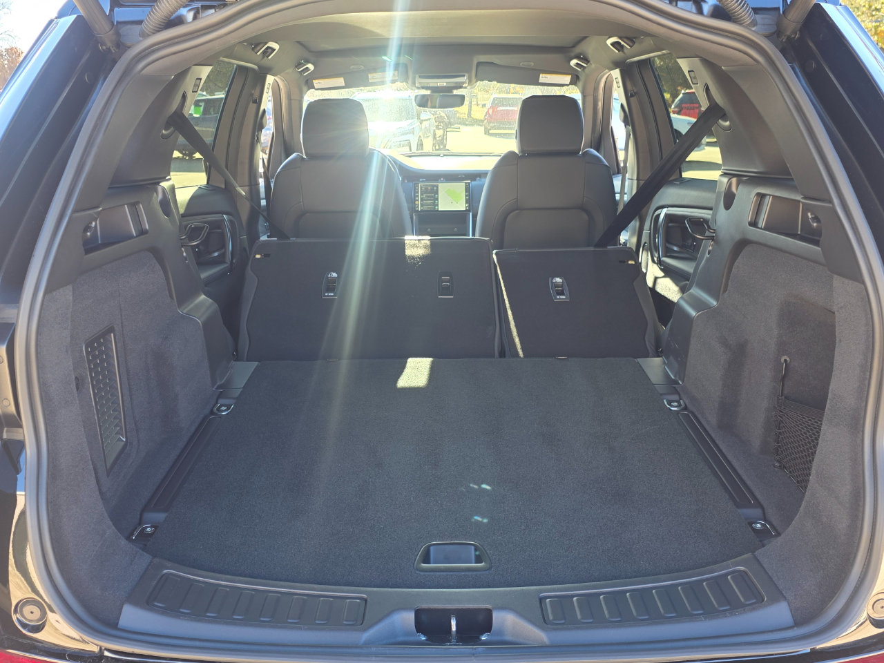 Used 2024 Land Rover Discovery Sport Dynamic SE image 19