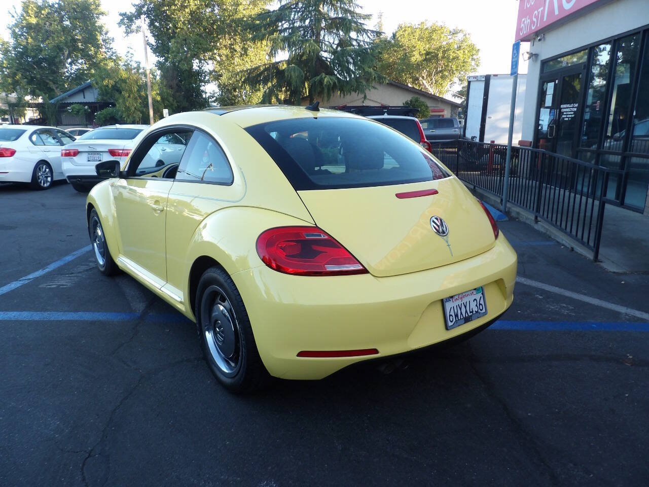 Used 2012 Volkswagen Beetle 2.5 FWD image 4