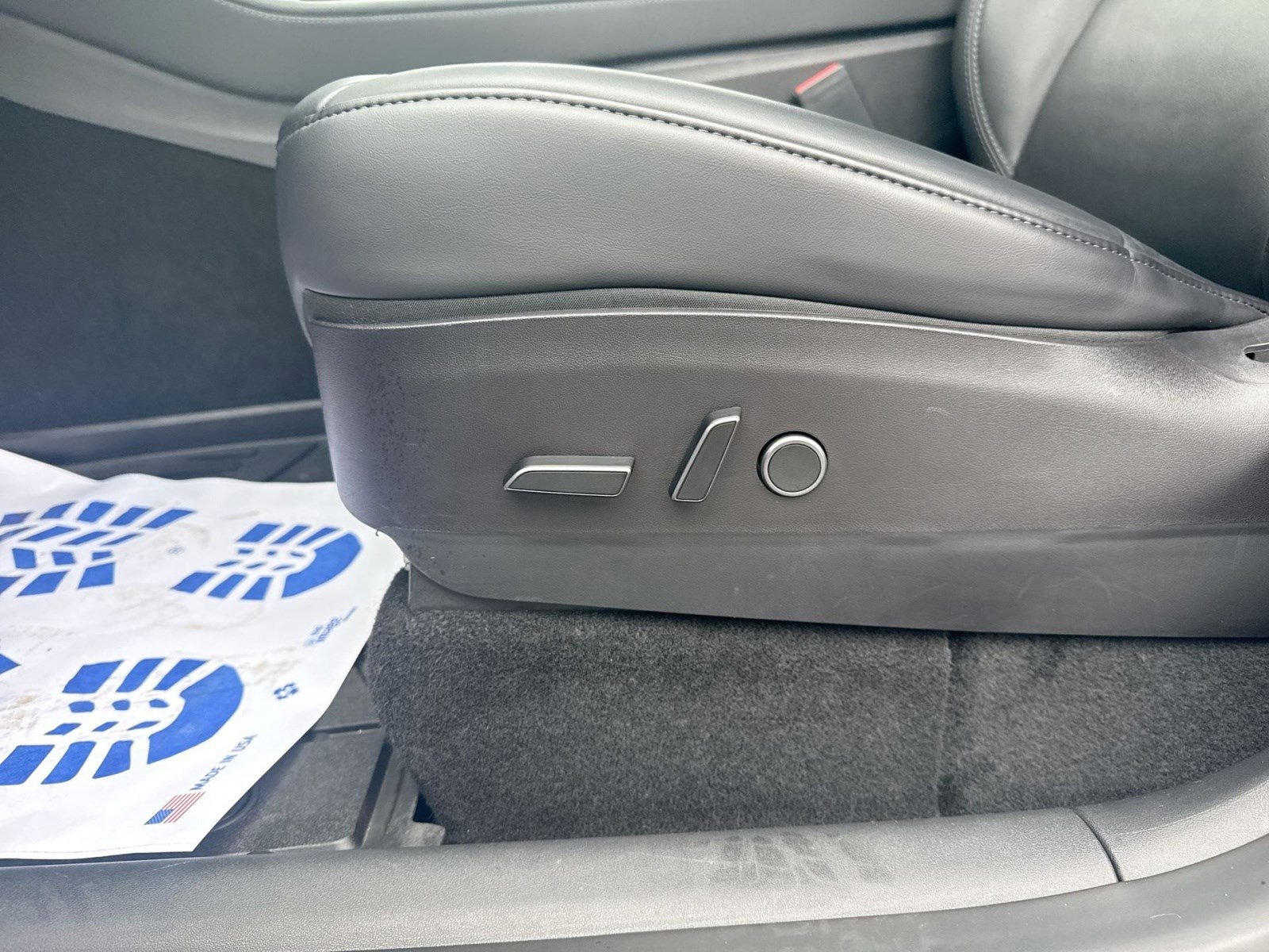 Used 2023 Tesla Model Y Performance image 14