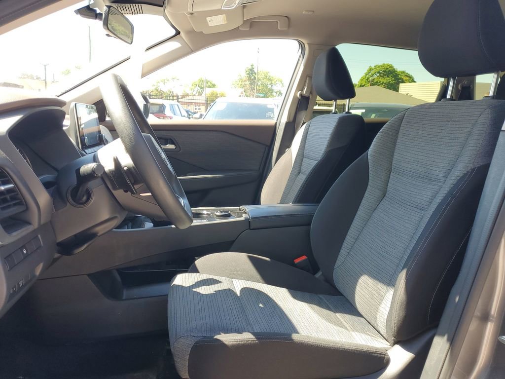 Used 2023 Nissan Rogue SV AWD/4WD image 17