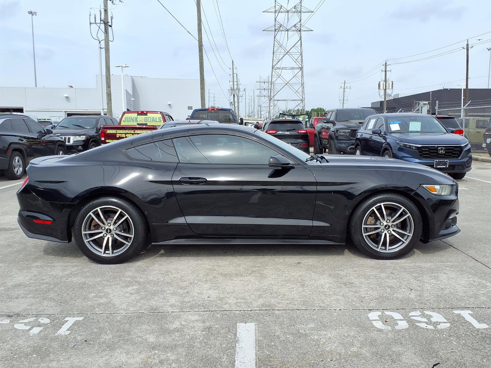 Used 2015 Ford Mustang Premium RWD image 9
