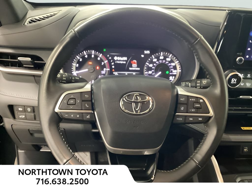 Used 2023 Toyota Highlander XSE AWD/4WD image 7