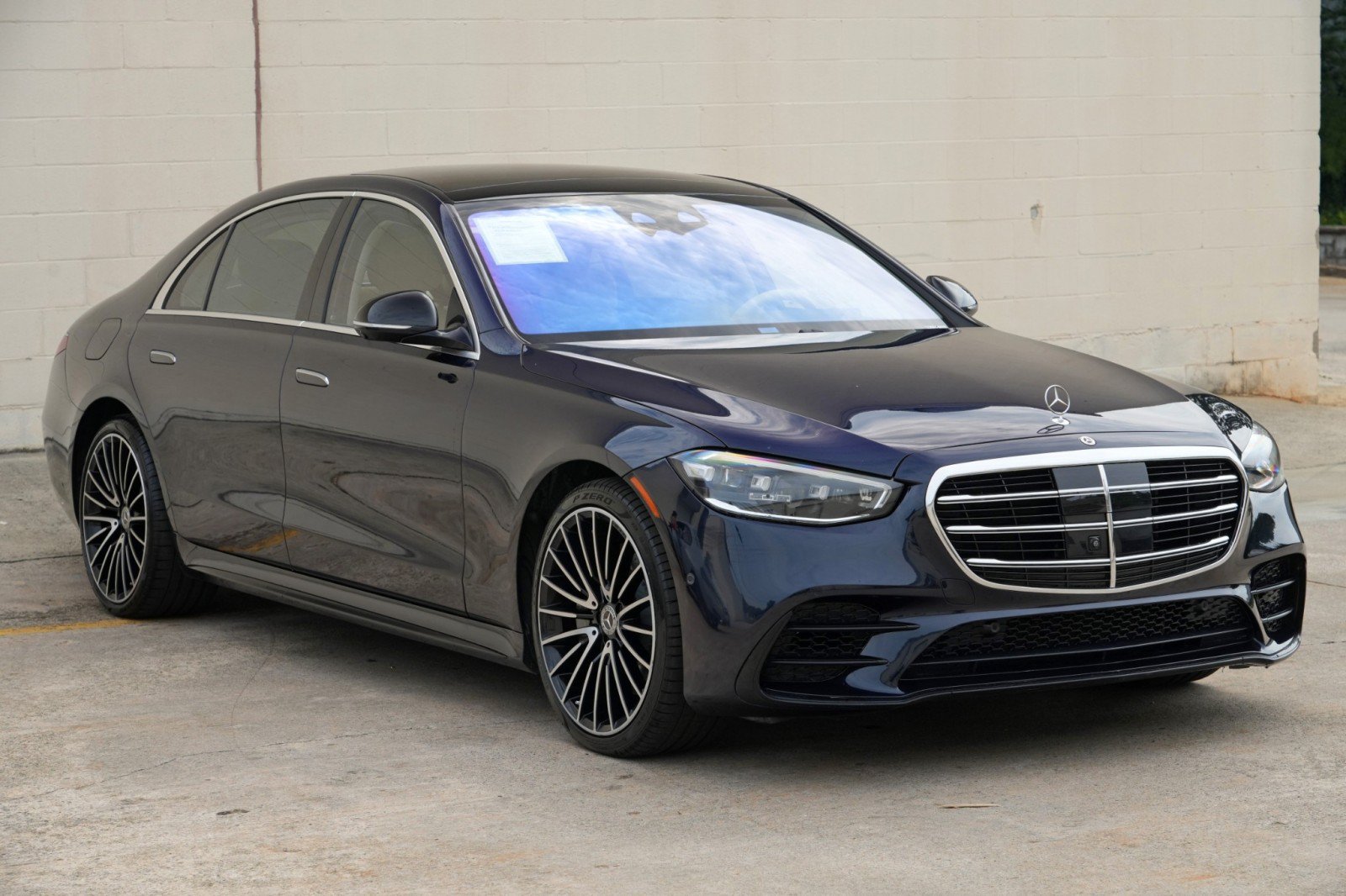 Used 2022 Mercedes-Benz S 580 4MATIC Sedan w/ AMG Line Package image 66