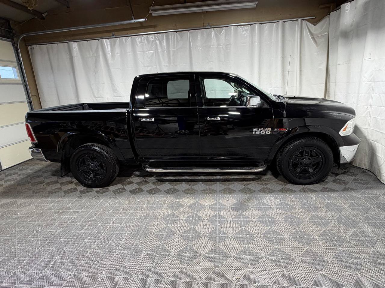Used 2015 RAM 1500 Laramie w/ Convenience Group AWD/4WD image 8