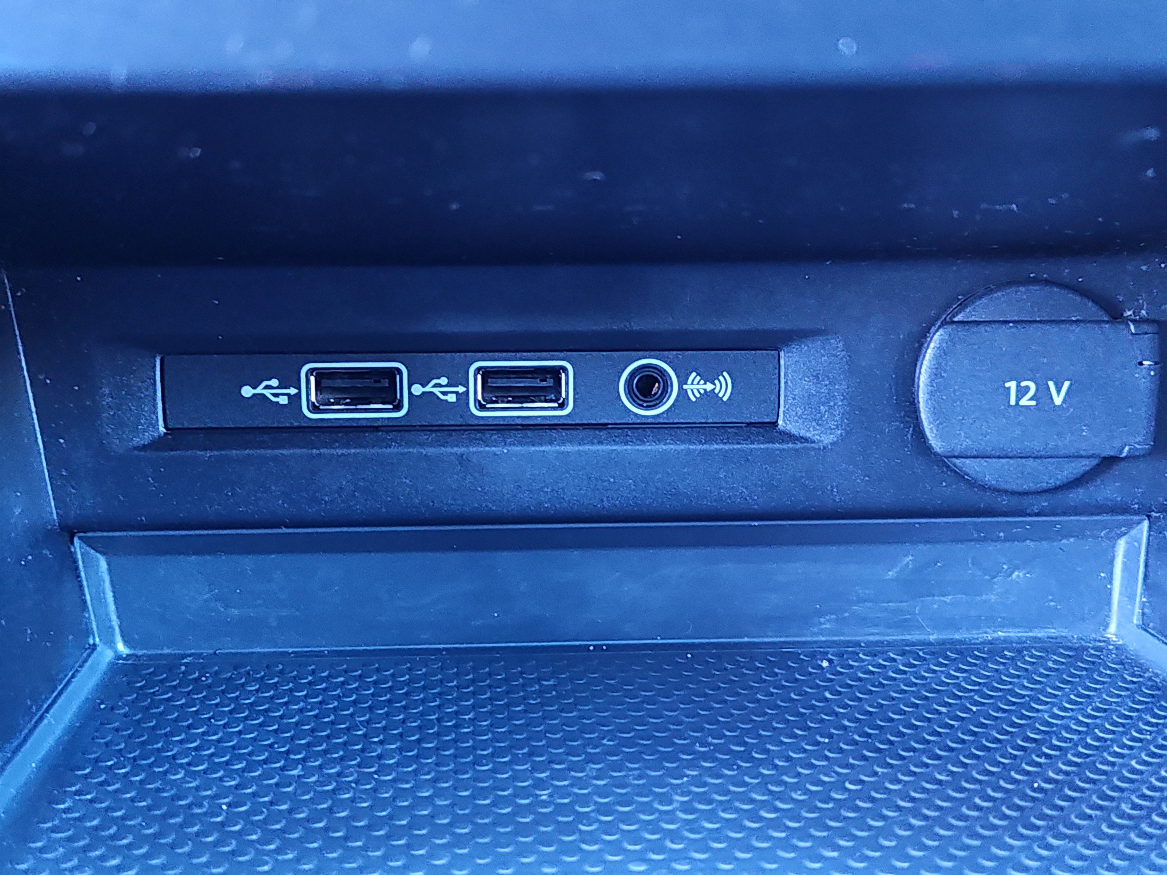 Used 2019 Volkswagen Tiguan SEL Premium image 12