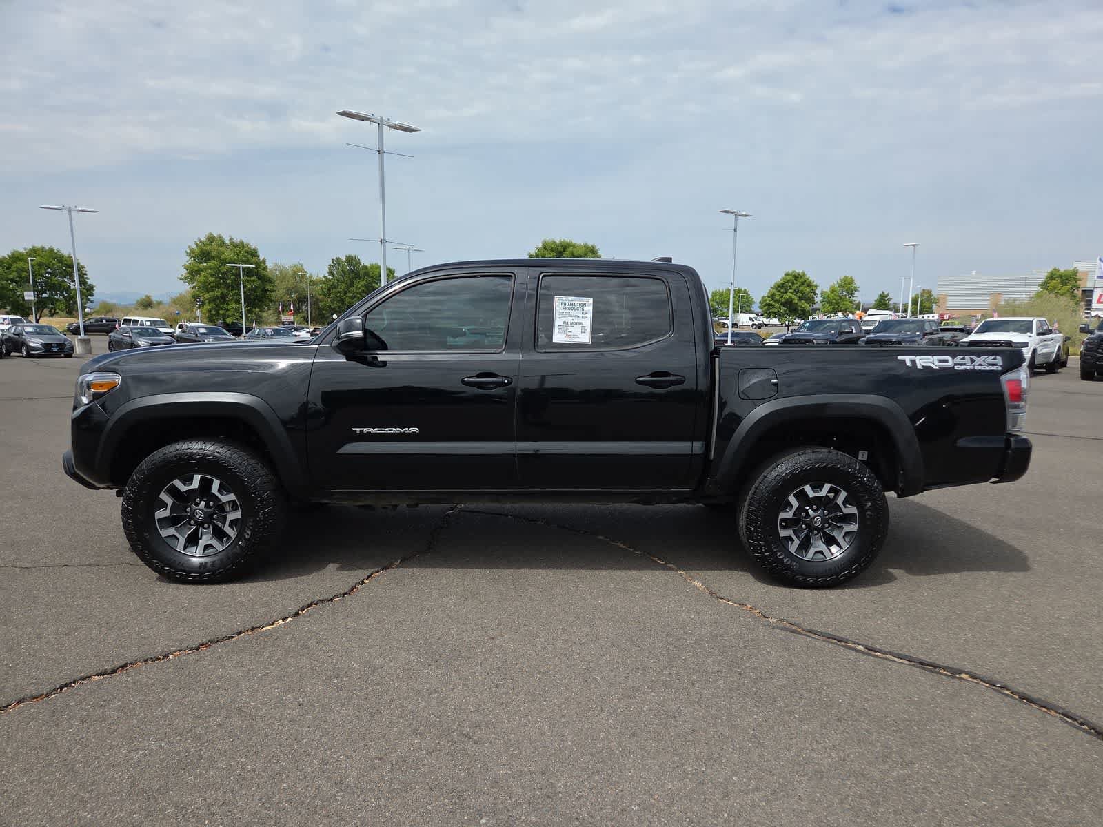 Used 2022 Toyota Tacoma TRD Off-Road w/ Technology Package AWD/4WD image 11