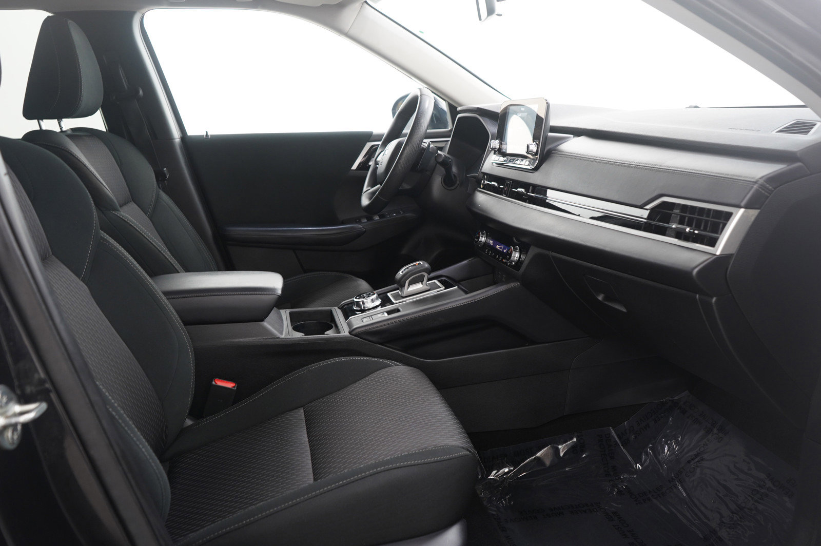 Used 2024 Mitsubishi Outlander ES image 11