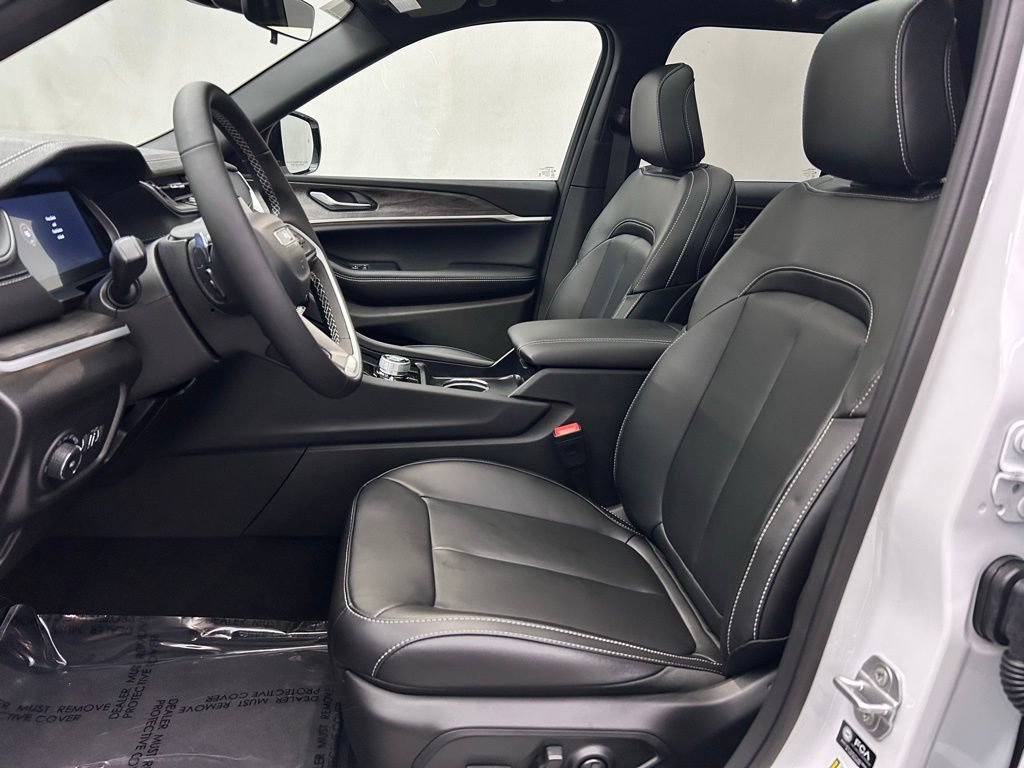 New 2025 Jeep Grand Cherokee Limited AWD/4WD image 12
