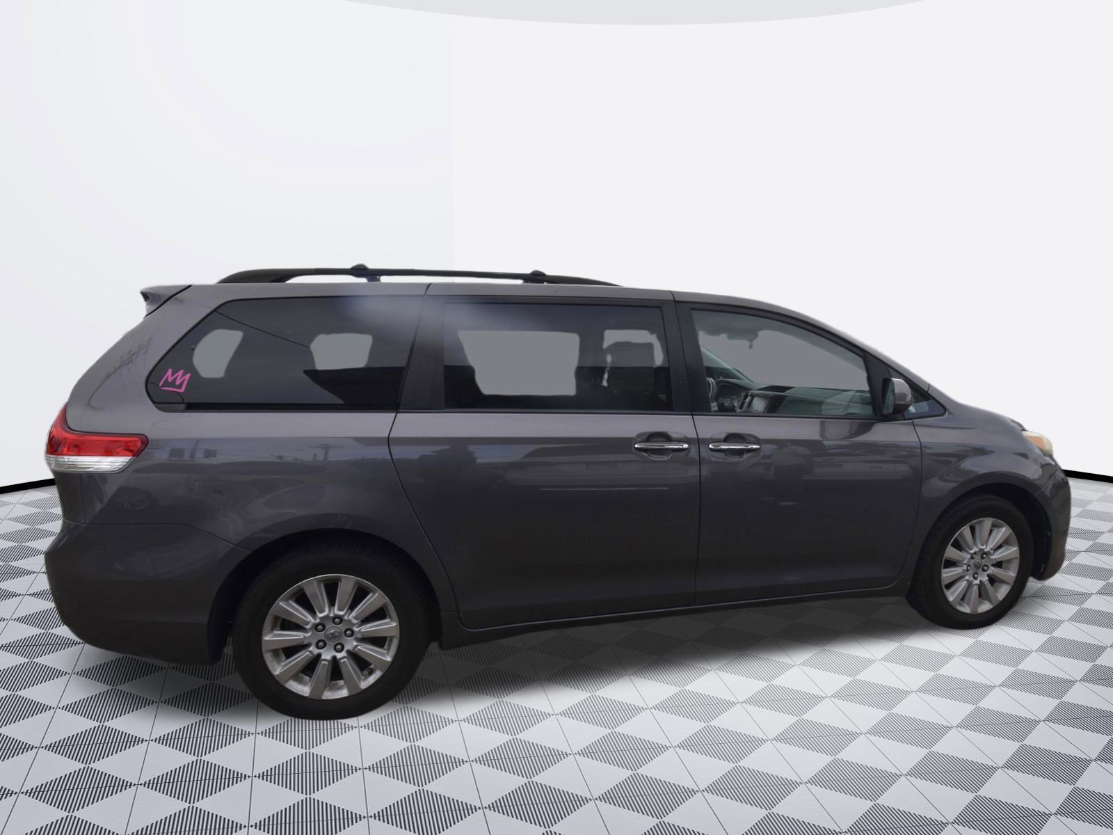 Used 2012 Toyota Sienna XLE w/ XLE Navigation Pkg AWD/4WD image 6