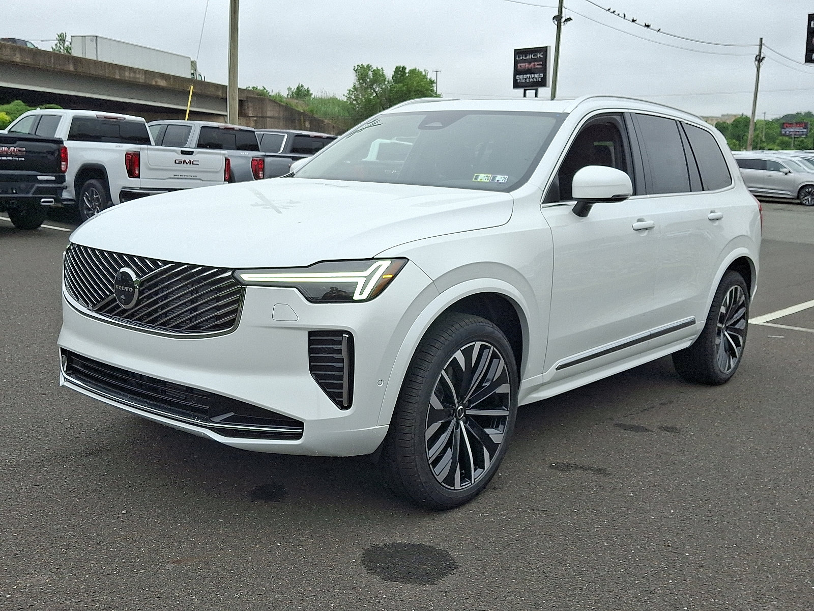 New 2026 Volvo XC90 B6 Plus image 3