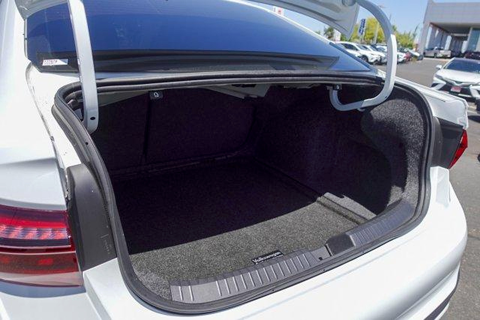Used 2024 Volkswagen Jetta S FWD image 27