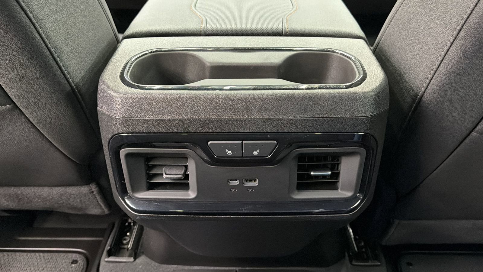 Used 2025 GMC Sierra 1500 AT4 w/ Technology Package image 39