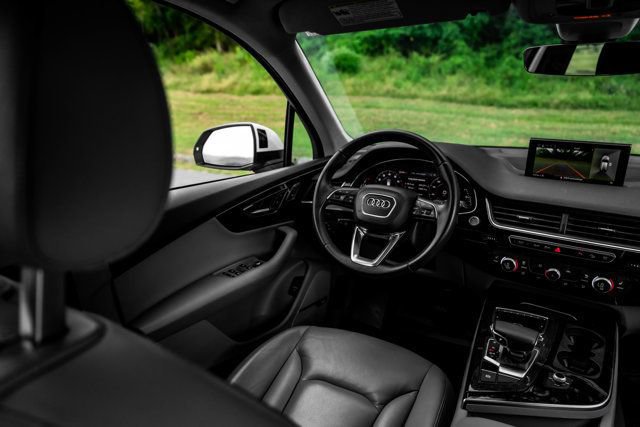 Used 2019 Audi Q7 3.0T Premium Plus w/ Premium Plus Package AWD/4WD image 14