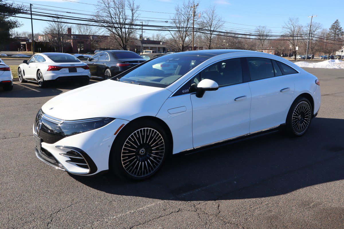 Used 2024 Mercedes-Benz EQS 580 4MATIC Sedan video 1