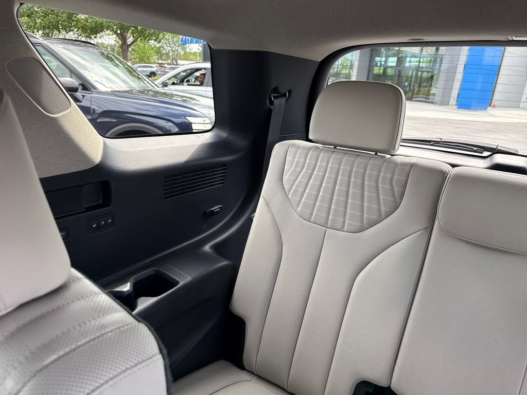 Used 2024 Hyundai Palisade Limited AWD/4WD image 26