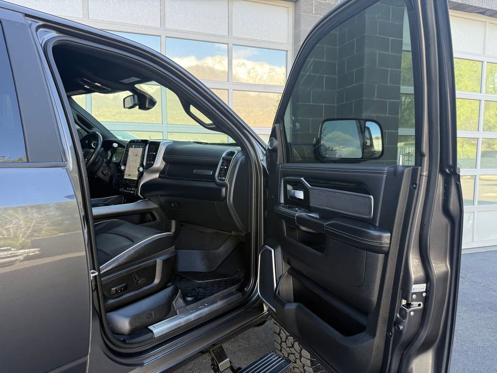 Used 2022 RAM 2500 Laramie AWD/4WD image 16