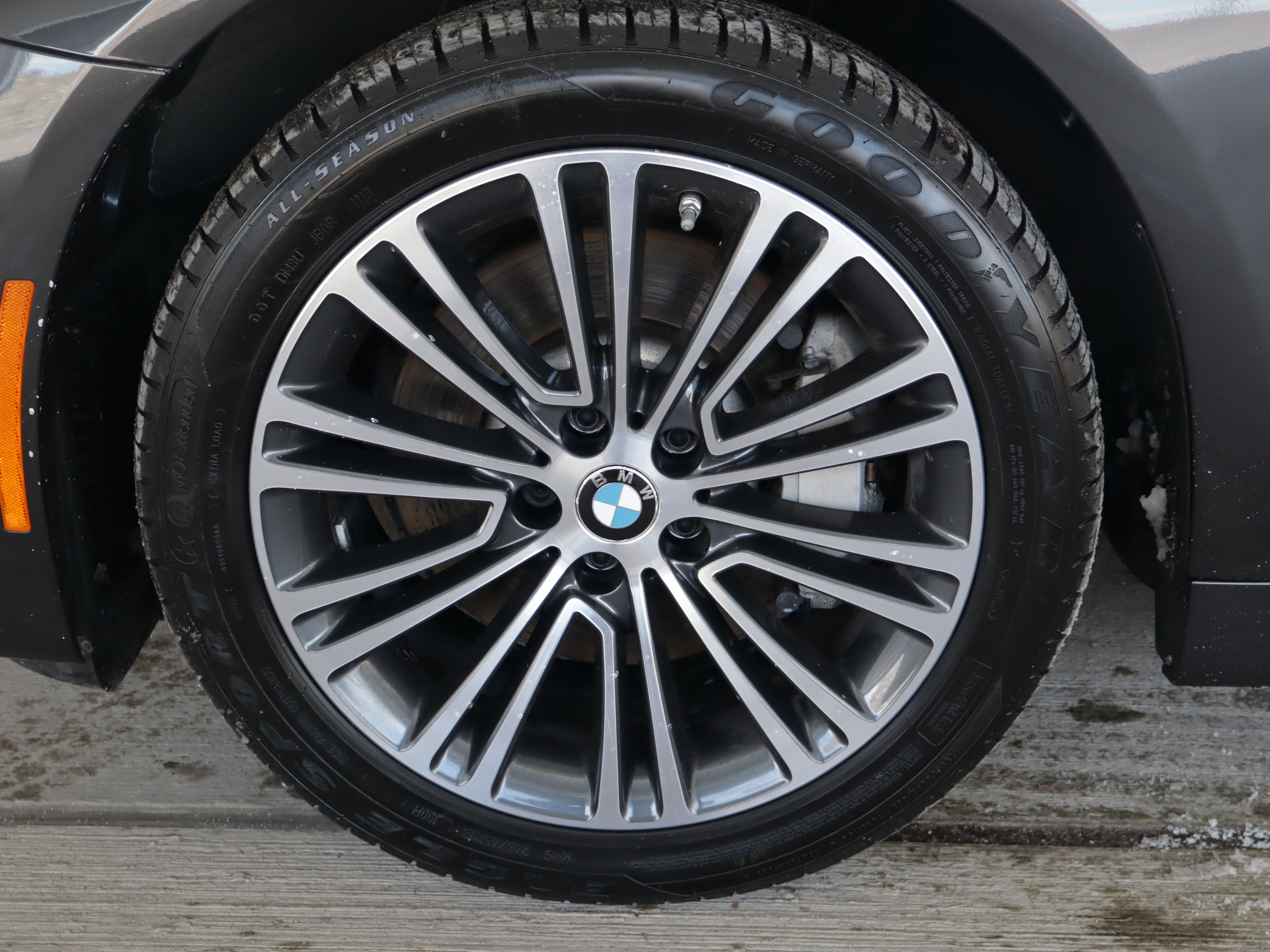 Used 2019 BMW 530i xDrive w/ Convenience Package image 30