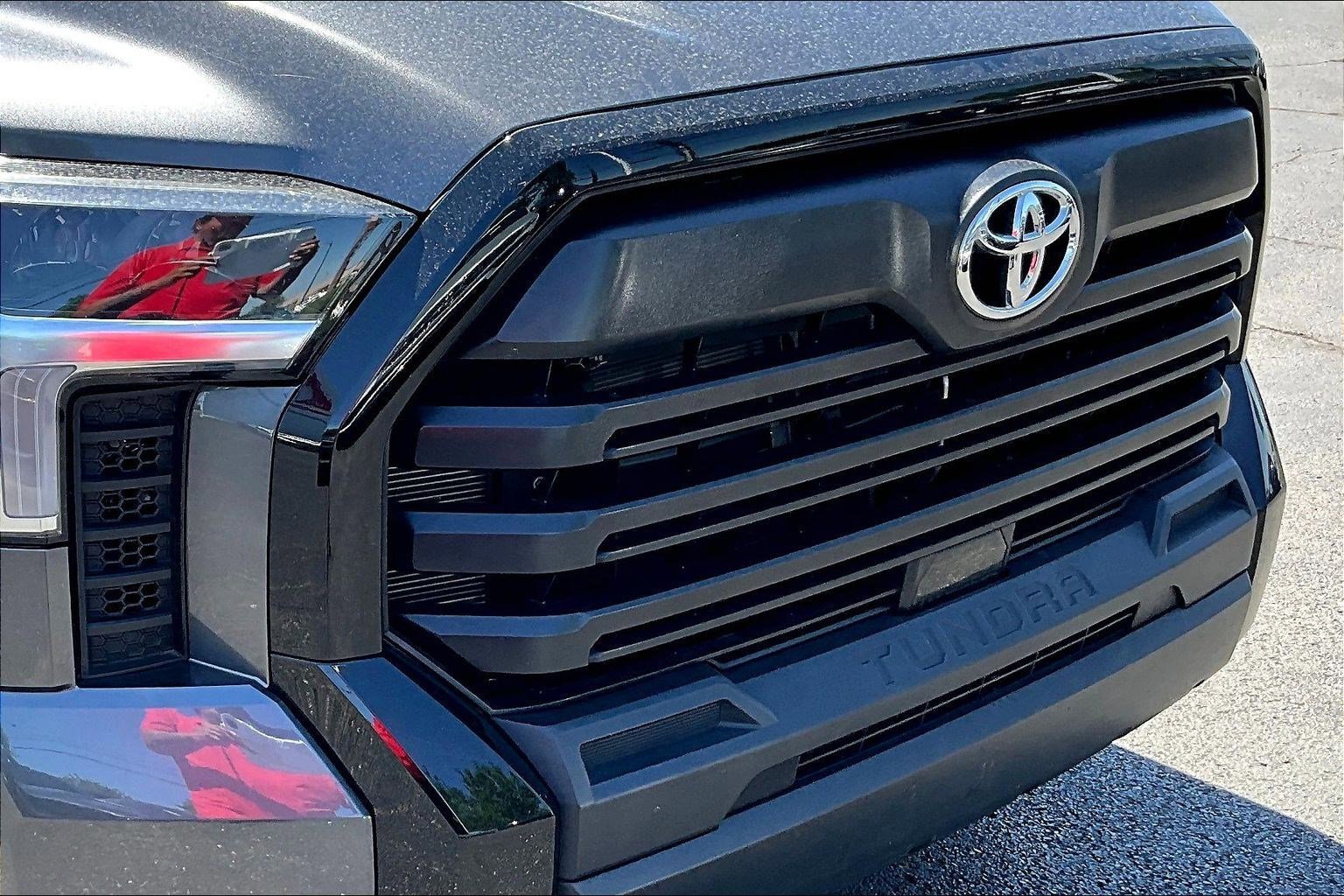 Used 2025 Toyota Tundra SR w/ SR Tow Package AWD/4WD image 32