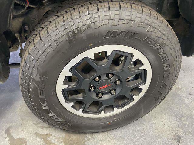 Certified 2025 Toyota 4Runner TRD Off-Road Premium image 10