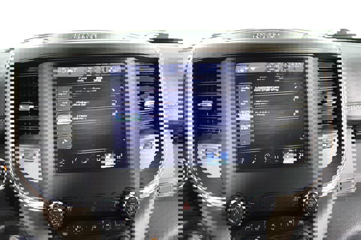 Used 2022 RAM 1500 Laramie image 12