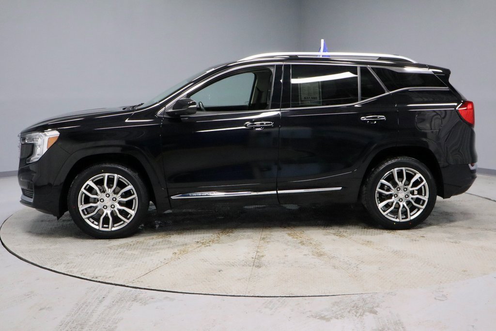 Used 2022 GMC Terrain Denali w/ Denali Premium Package image 8