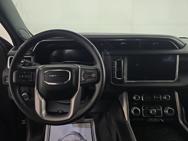 Used 2023 GMC Yukon XL Denali AWD/4WD image 12