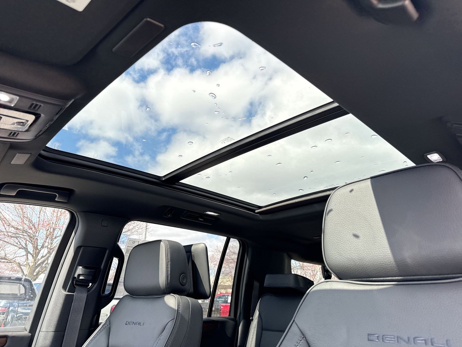 New 2026 GMC Yukon XL Denali w/ Denali Reserve Package image 19