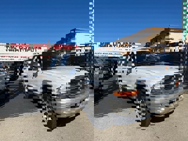 Used 2003 Dodge Dakota SLT image 1