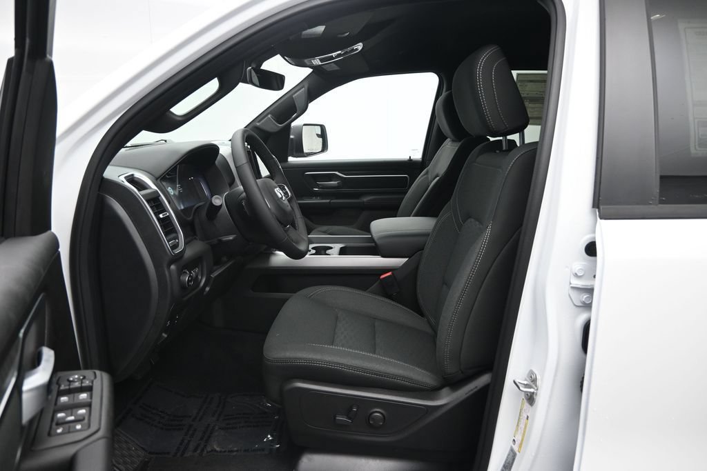 New 2026 RAM 1500 Big Horn AWD/4WD image 17