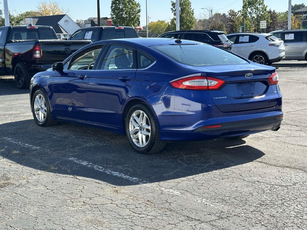 Used 2016 Ford Fusion SE FWD image 6