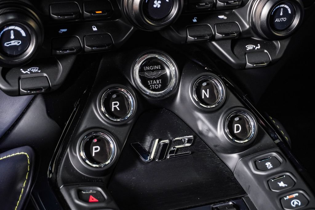 Used 2023 Aston Martin V12 Vantage RWD image 32