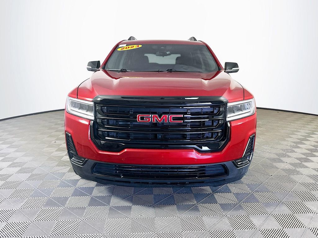 Used 2023 GMC Acadia SLE w/ Driver Convenience Package image 4