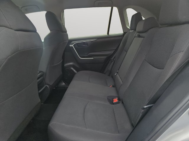 Certified 2021 Toyota RAV4 LE AWD/4WD image 12
