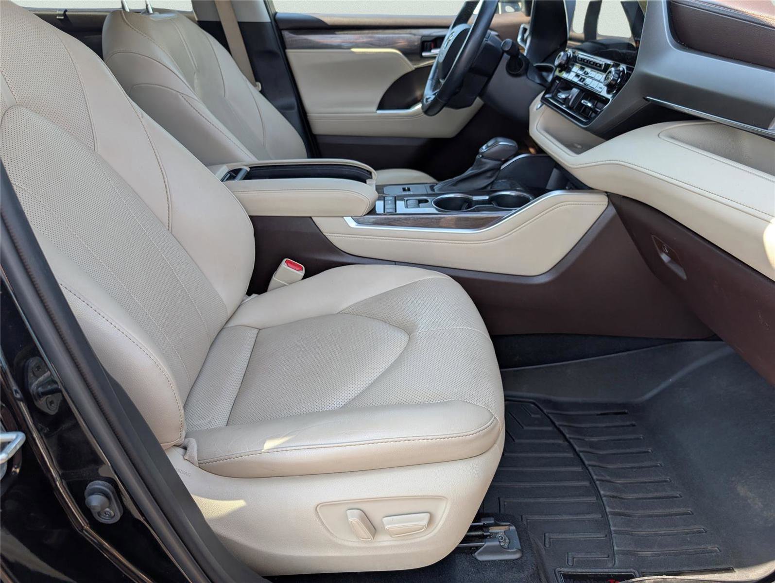 Used 2021 Toyota Highlander Limited image 39