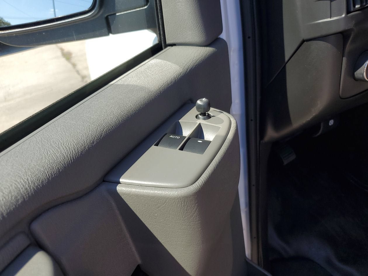 New 2026 GMC Savana 2500 Extended RWD image 17