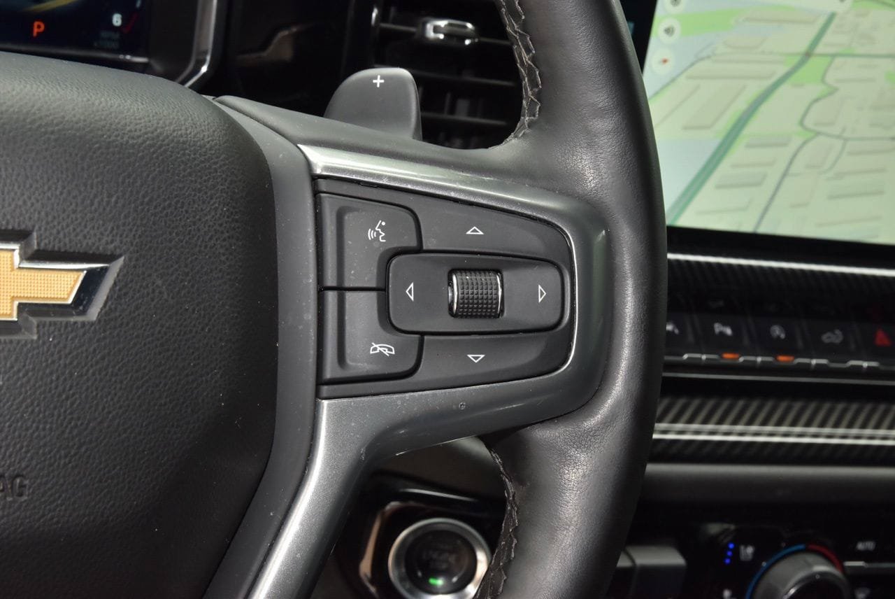 Used 2025 Chevrolet Silverado 1500 LTZ AWD/4WD image 24